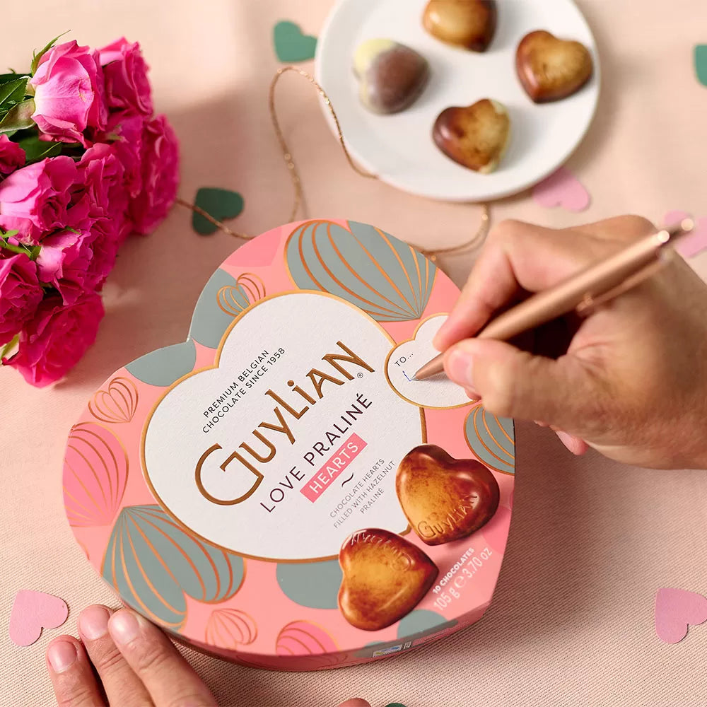Guylian Love Praliné Hearts - chocolade hartjes pralines met hazelnootvulling - 105g