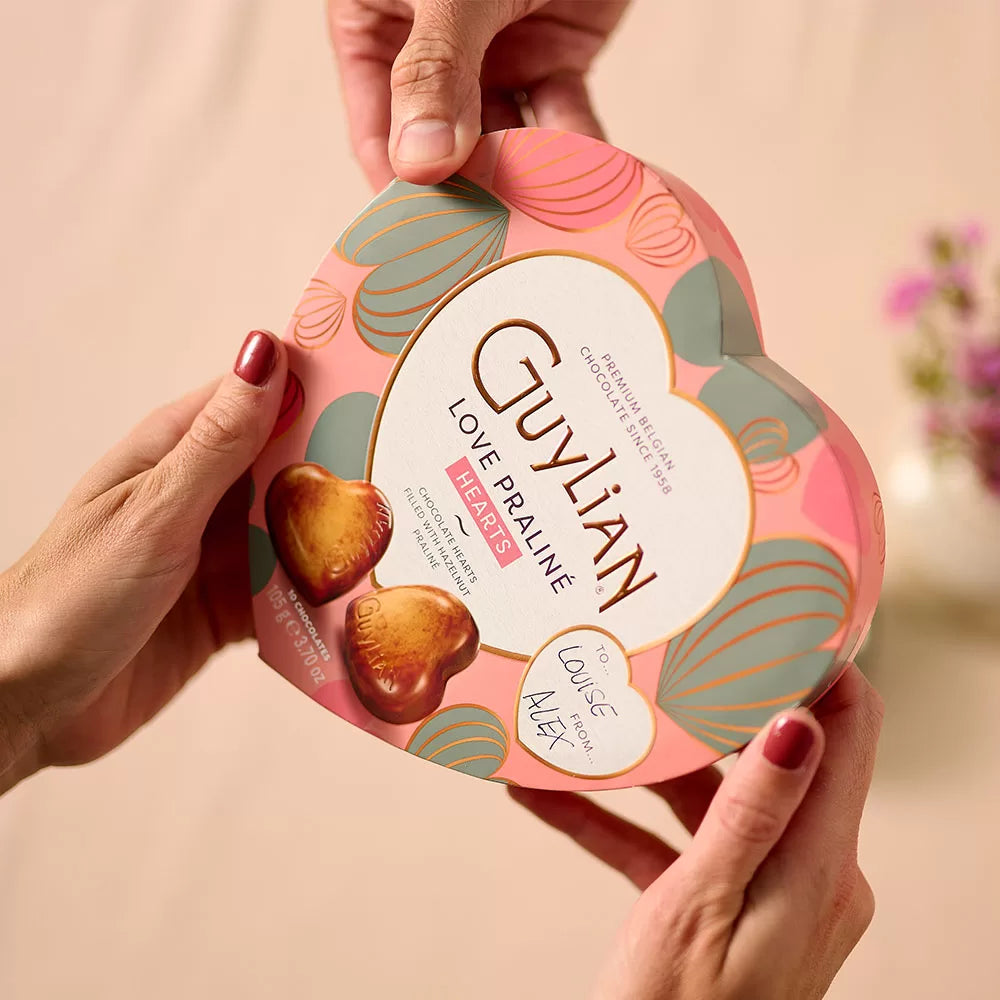 Guylian Love Praliné Hearts - chocolade hartjes pralines met hazelnootvulling - 105g